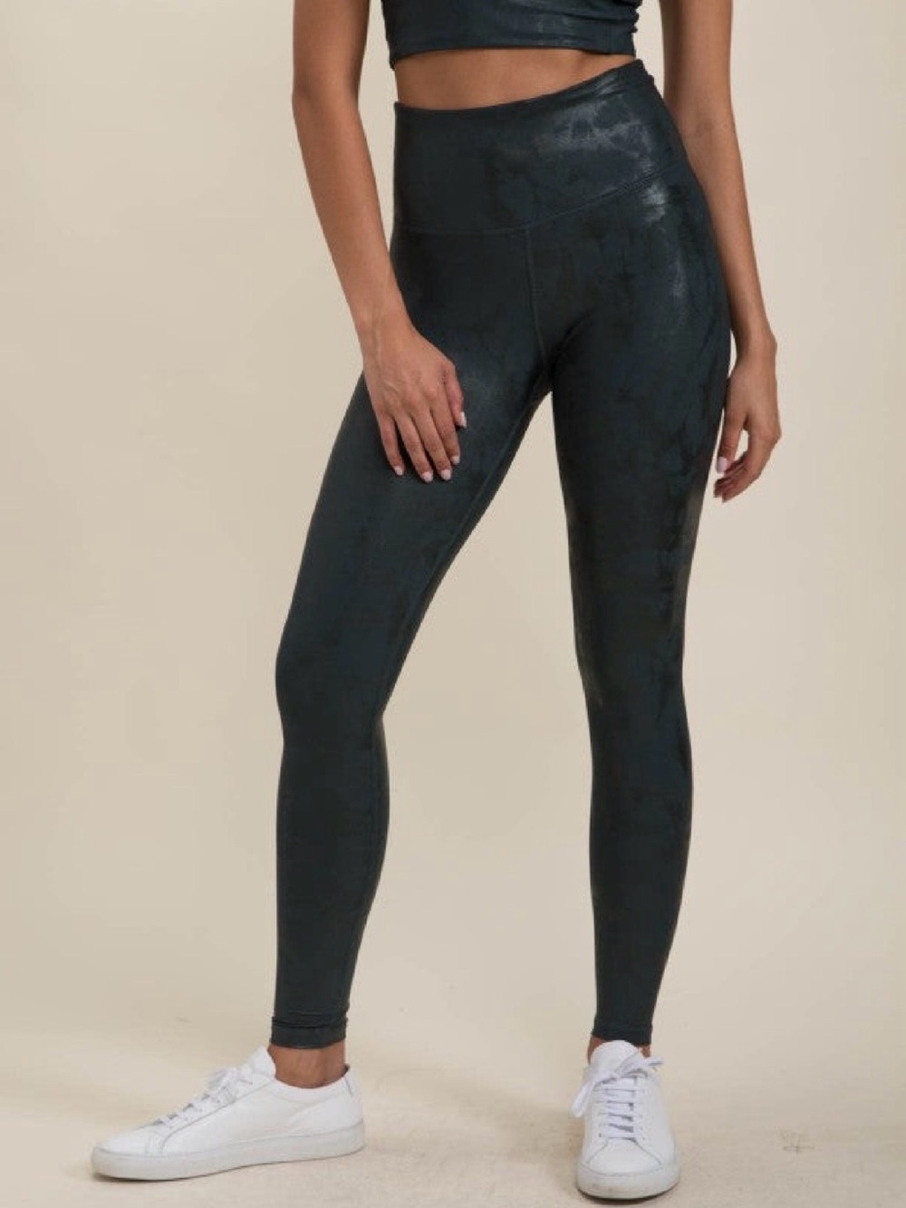 High-Waist Metallic Shimmer Black Yoga Leggings - Size L